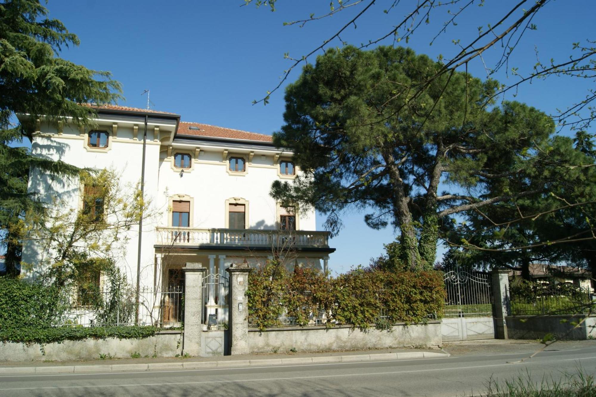 Il Bozzolo Eco Boutique Apartments Valeggio sul Mincio Exterior foto